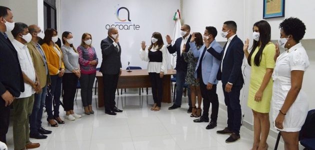 Acroarte juramenta nuevos miembros de Santo Domingo y todas sus filiales